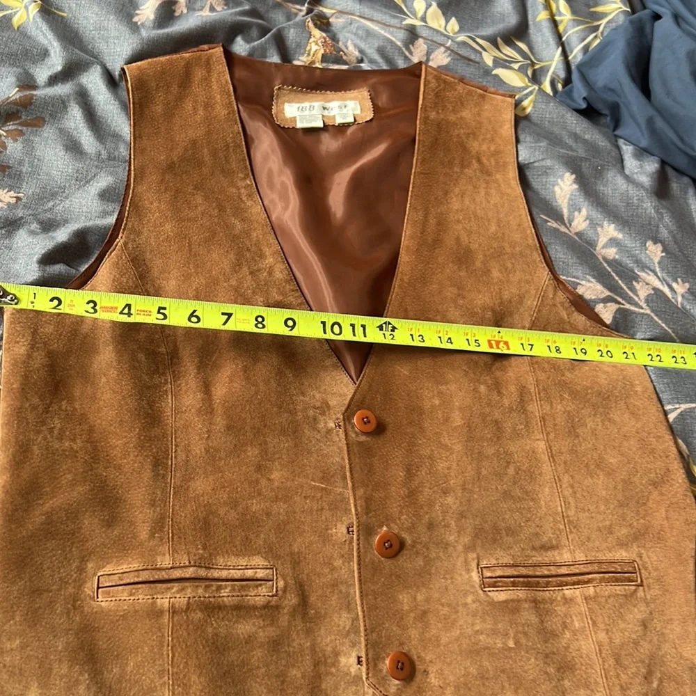188 west suede leather vest lined with 3 button closure, vintage cowboy